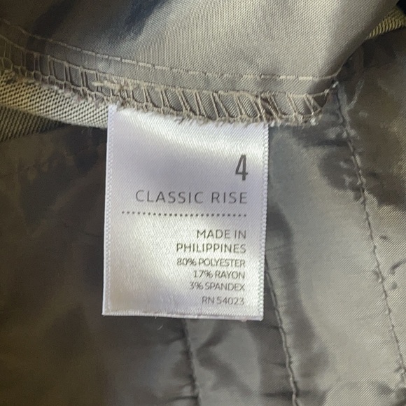 Old Navy Classic Rise Dress Pant - Picture 3 of 11